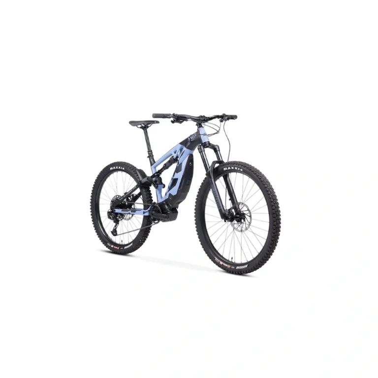 Telaio Materiale: Alluminio 6061 idroformato Geometria: THOK Progressive System Taglie disponibili: S / M / L / XL Motore Modello: Shimano EP6 Potenza nominale: 250 W Coppia massima: 85 Nm Batteria Tipo: Shimano integrata Capacità: 630 Wh Autonomia: Fino a 120 km (variabile in base a terreno e utilizzo) Ricarica: Porta laterale + caricabatterie incluso Display & Controllo Display: Shimano EM800 LCD Modalità: Eco, Trail, Boost Trasmissione Cambio: Shimano Deore M5100 Velocità: 11 rapporti Cassetta: 11–51T Sospensioni Anteriore: RockShox Recon Silver RL 150 mm Posteriore: RockShox Deluxe Select R 140 mm Freni Tipo: A disco idraulici Modello: SRAM Guide T Rotori: 203 mm anteriore / 180 mm posteriore Ruote Anteriore: 29" Posteriore: 27.5" Pneumatici: Maxxis DHR II 29x2.6" / 27.5x2.8" Componenti Reggisella: Telescopico THOK Manubrio: THOK 780 mm Sella: Selle Italia Peso Peso indicativo: 23,5 kg (in base alla taglia) Portata massima: 120 kg Caratteristiche extra Colore: Edizione limitata COLOR EDITION Uso consigliato: All-mountain, trail tecnico, touring sportivo THOK MIG 2.0 630 COLOR EDITION EBIKE 1